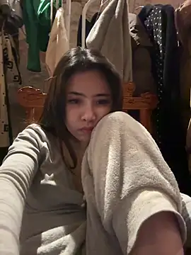 qingqing-ss (F young) - 户外，脱内裤，自慰喷水