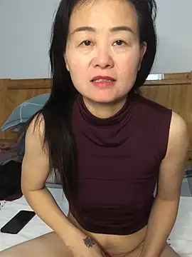 yunyun52012 (F milf) - 新人开播，能众筹哥哥们的最爱吗