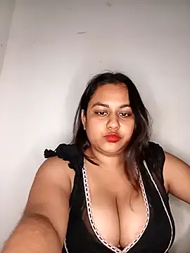 Webcam Model (bumblebeegirl)  is live.Free join now!