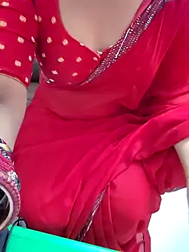 Webcam Model (Roja-Telugu777)  is live.Free join now!