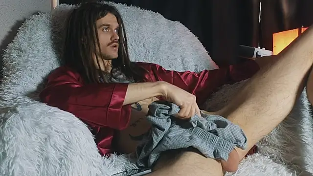 technojesus (M young) - 6,57 ft 23 cm | cumshow at goal