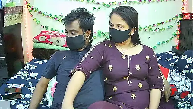 Younger_Couples webcam