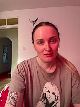 Webcam Model (TomilaSi)  is live.Free join now!