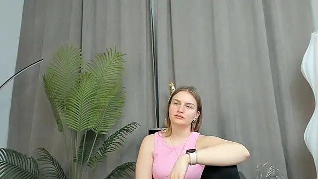 phoebetomerlin - PhoebeTomerlin's free webcam - UK Sex Cams