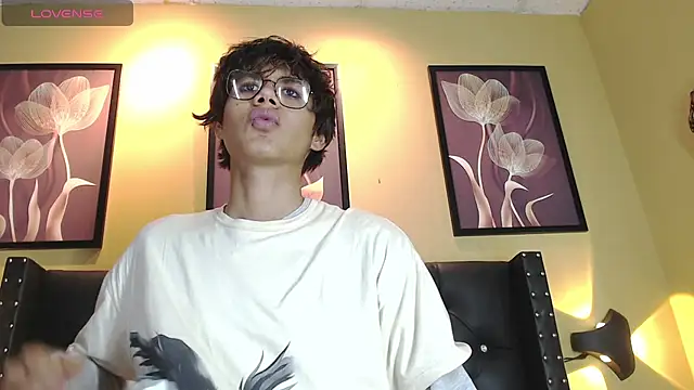 derenn_ (M twink) - show cum + oil