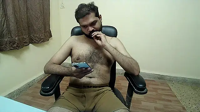 kinky_kumarr (Ask my age) - Hairy ,uncut , smegma, foreskin, daddy,