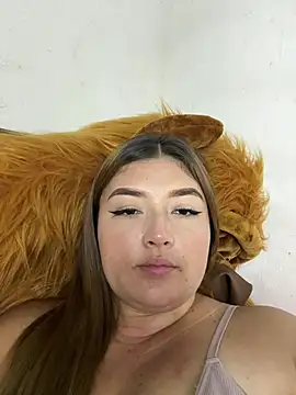 Webcam Model (Sofia_Queen17)  is live.Free join now!