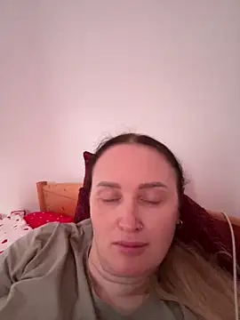 Webcam Model (TomilaSi)  is live.Free join now!