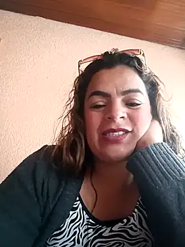 mia-glow - Mia-Glow's free webcam - UK Sex Cams