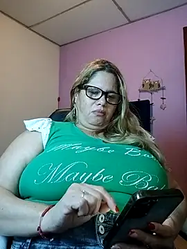 Webcam Model (EllisW8)  is live.Free join now!