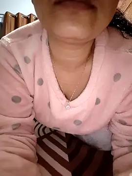 Webcam Model (CUTE-PX)  is live.Free join now!