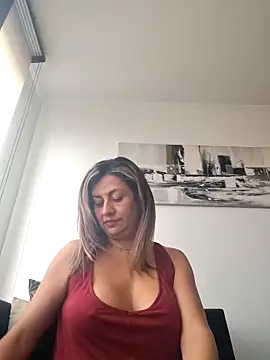 Webcam Model (Latiinvenushot)  is live.Free join now!