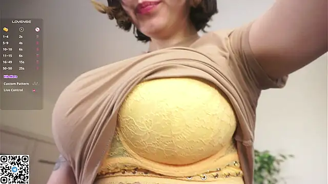 roxannacarver (F young) - Each 12tks bounce my tits and jump^^