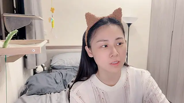 babyonedaily (F young) - Baby穿OL制服上播一天