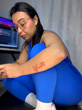 natural_bigass_nina - Natural_BIGASS_Nina's free webcam