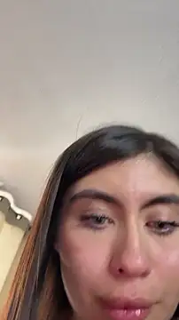 Webcam Model (Stormi_th) is live