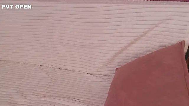 hlopushkahouse - Hlopushkahouse's free webcam - UK Sex Cams