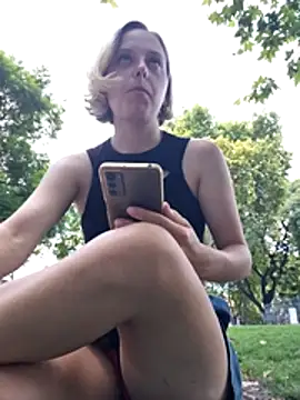 public_katrisha (F young) - Flash boobs