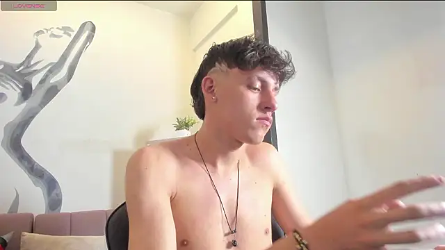 mikebenefleck_01 (M twink) - cum show