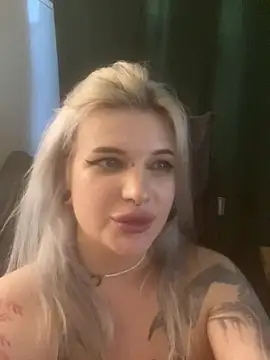 drivethrudolls (Ask my age) - SQUIRT NEXT GIRL IN MOUTH