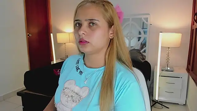 mikaelastone - MikaelaStone's free webcam