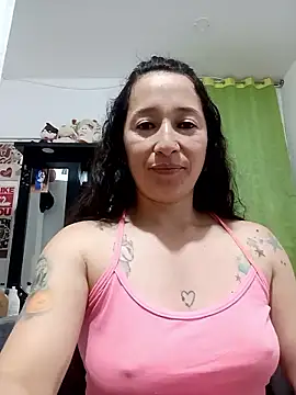 Webcam Model (emilypoppy3)  is live.Free join now!