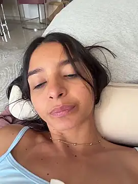 Webcam Model (violeta365)  is live.Free join now!