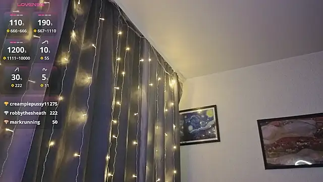 emmy_m00n - Emmy_m00n's free webcam