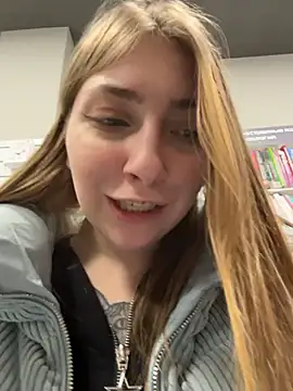 sunny___bunny (F young) - make my pussy wet while i walking