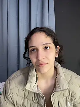 Webcam Model (TeensNews18)  is live.Free join now!