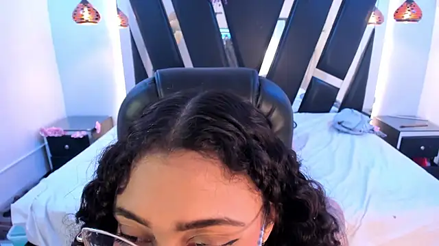 antonelllepiercee - Antonelllepiercee's free webcam - UK Sex Cams