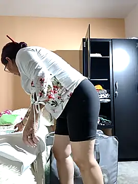 Webcam Model (marfil_milf)  is live.Free join now!