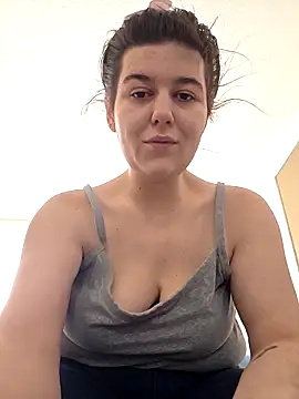 Webcam Model (Ashlovescannabis)  is live.Free join now!