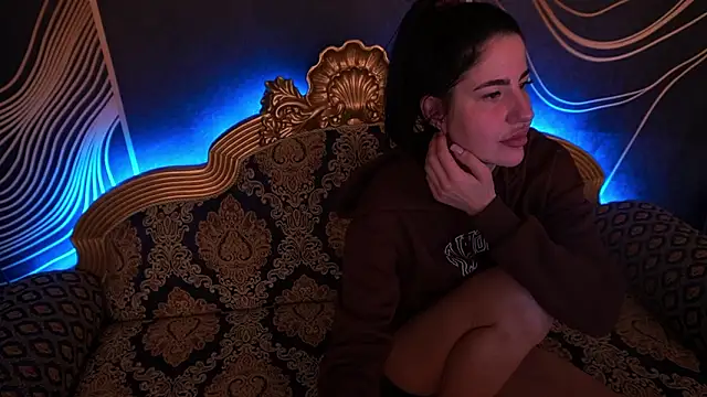 sunnygirll_ (F young) - Topless 10 minute :hideeyes: