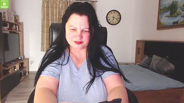 zulemasecrets (F mature) - Naked