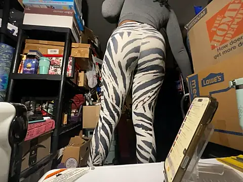 Webcam Model (wynterheat)  is live.Free join now!