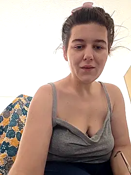 Webcam Model (Ashlovescannabis)  is live.Free join now!