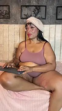 Webcam Model (AranzalatinBlaks1)  is live.Free join now!