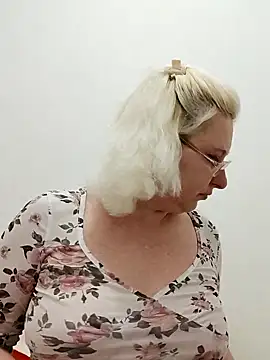 vikaking - VikaKing's free webcam - UK Sex Cams