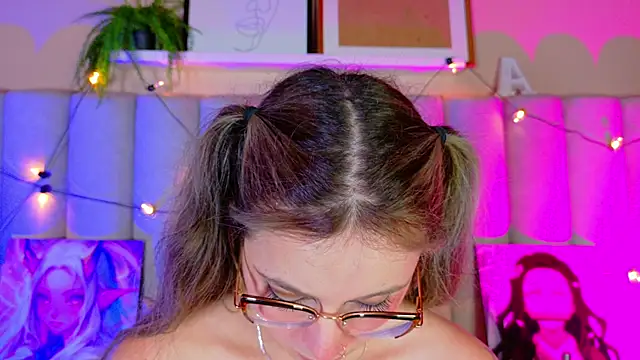 ambarhills_1 - AmbarHills_1's free webcam - UK Sex Cams