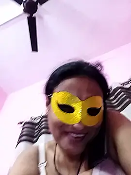 Webcam Model (Gullapi)  is live.Free join now!