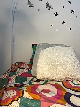 Webcam Model (AnnePrince-)  is live.Free join now!