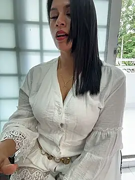 Webcam Model (Sofia_Convers)  is live.Free join now!