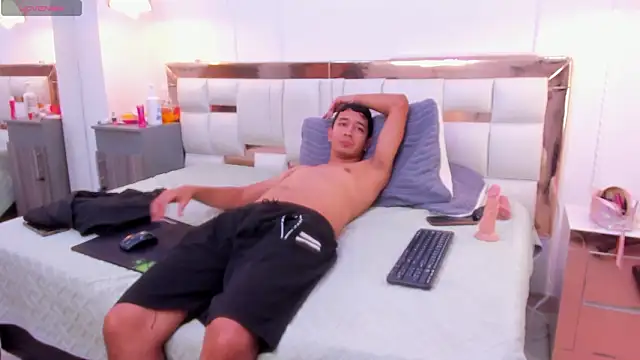 alexandramiller - AlexandraMiller's free webcam - UK Sex Cams