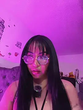 Webcam Model (Gabilicious25)  is live.Free join now!