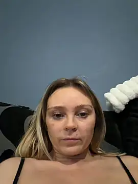 Webcam Model (Sky25x)  is live.Free join now!