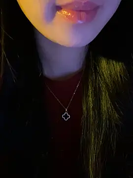 uyennii02 - Uyennii02's free webcam - UK Sex Cams