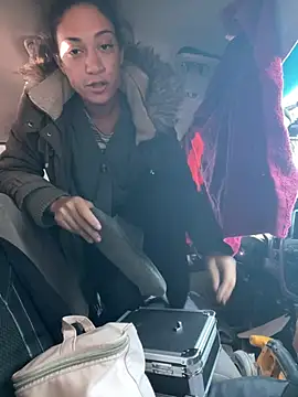 Webcam Model (starrynikki)  is live.Free join now!