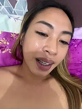 foxxy_bunny18 (T teen) - Cum in Public