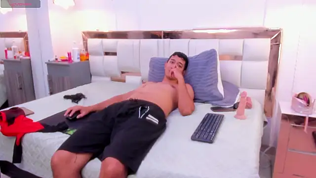 alexandramiller - AlexandraMiller's free webcam